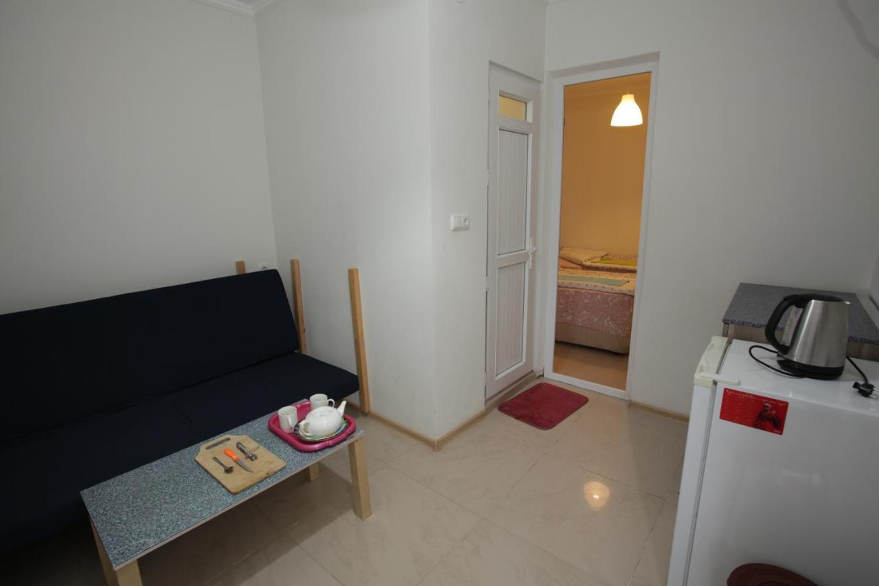 Sukhum City Mini Hotel Sochumi Exterior foto